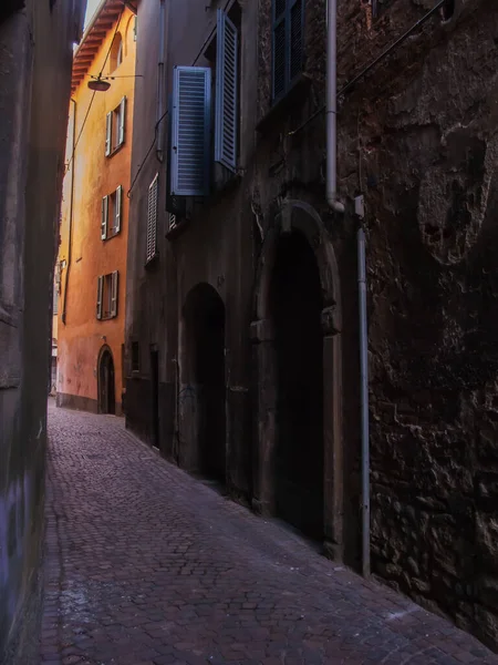 Rua Estreita Velha Com Pedras Pavimentação Bergamo Itália — Fotografia de Stock