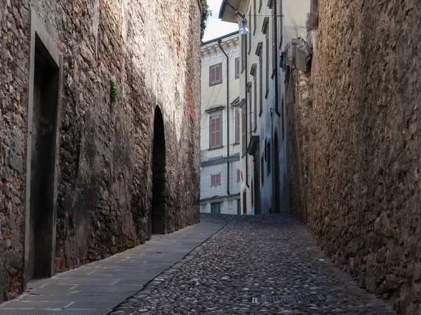 Rua Estreita Velha Com Pedras Pavimentação Bergamo Itália — Fotografia de Stock