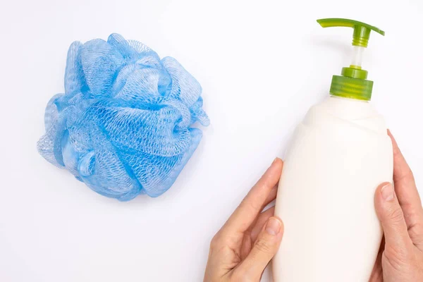 Mujer Manos Mujer Sosteniendo Accesorios Ducha Gel Ducha Gel Baño —  Fotos de Stock