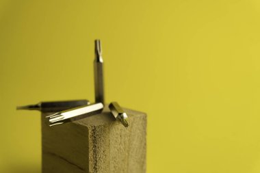 Değişken tornavida seti farklı metal st tipleriyle