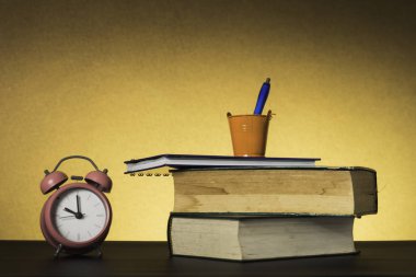 Sembolik sıkı çalışma başarılı olmak için güçlüdür., 