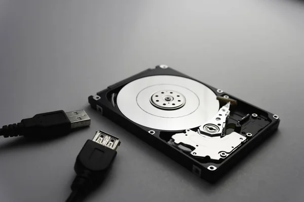 Menutup perangkat keras mekanisme internal hard disk. Fokus lembut — Stok Foto