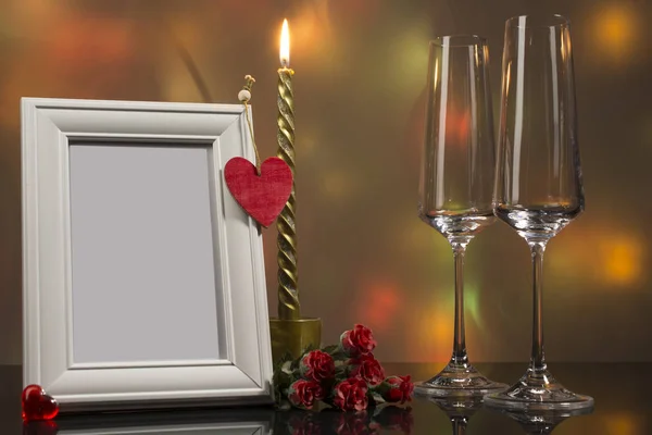 Valentijnsdag Vakantiekaart Met Wit Frame Brandende Kaars Hart Bril Roos — Stockfoto