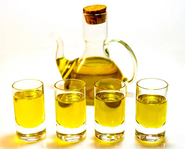 Panenský olivový olej z prvního lisu. — Stock fotografie
