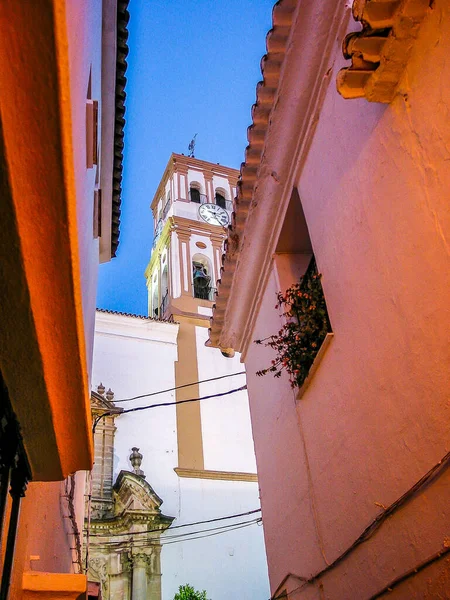 Blick auf eine Straße in Marbella — Stockfoto