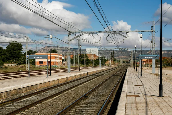 Almansa 'da demiryolu manzarası. — Stok fotoğraf