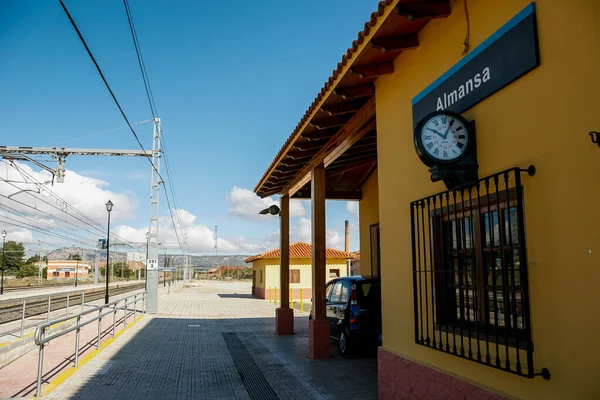 Almansa 'da demiryolu manzarası.