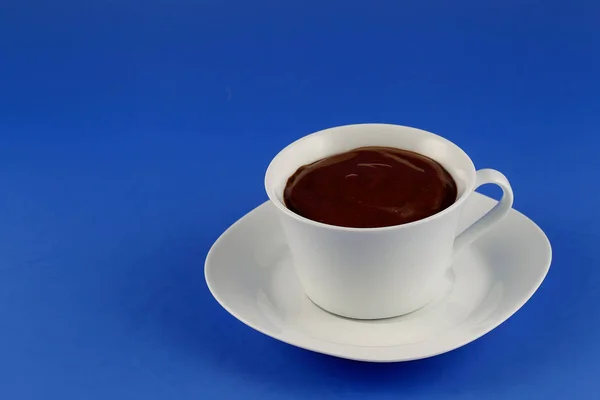 Горячий холколат, стимулирующий напиток, приготовленный из шоколада — стоковое фото