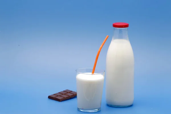 Flasche Milch, Kuh. — Stockfoto