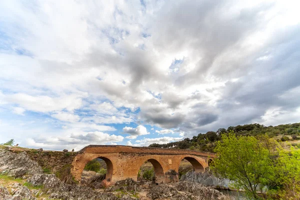 Landschaft in den montes de toledo, castilla la mancha, spanien. — Stockfoto