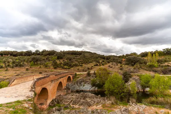 Landschaft in den montes de toledo, castilla la mancha, spanien. — Stockfoto