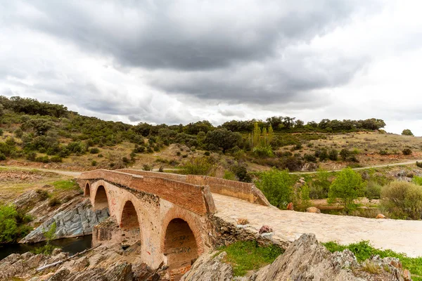 Landschaft in den montes de toledo, castilla la mancha, spanien. — Stockfoto
