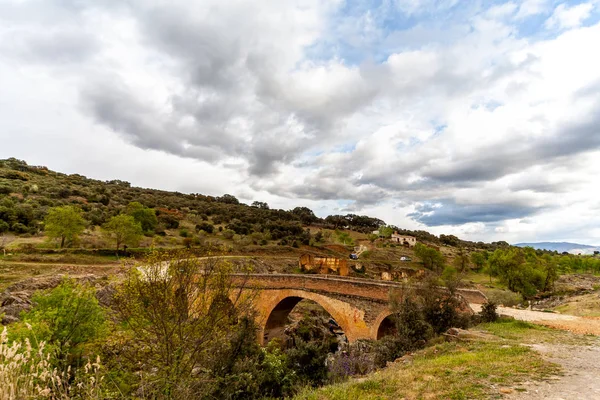 Landschaft in den montes de toledo, castilla la mancha, spanien. — Stockfoto