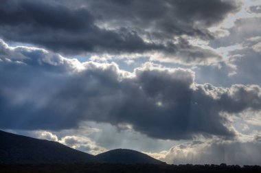 Montes de Toledo 'da manzara, Castilla La Mancha, İspanya.