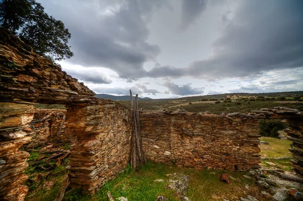 Landschaft in den montes de toledo, castilla la mancha, spanien. — Stockfoto