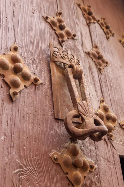 ประตูโบราณในเมืองเซโกเวีย . — ภาพถ่ายสต็อก
