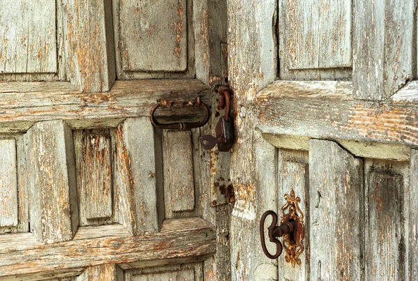 Drzwi z zamkiem. — Zdjęcie stockowe