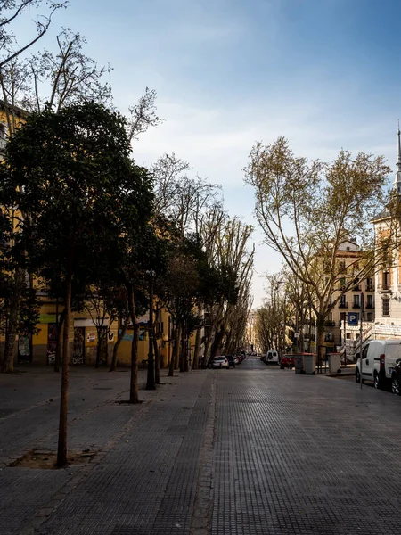 西班牙马德里 2020年3月15日 西班牙对Covid 1的警戒状态 在政府宣布进入戒备状态之后 街上仍然空无一人 休闲机构和非必要的企业必须保持关闭状态 — 图库照片