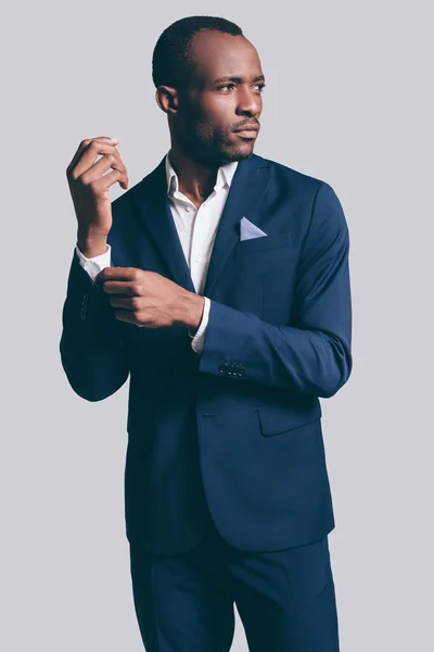 スーツのスタイリッシュなビジネスマン — ストック写真