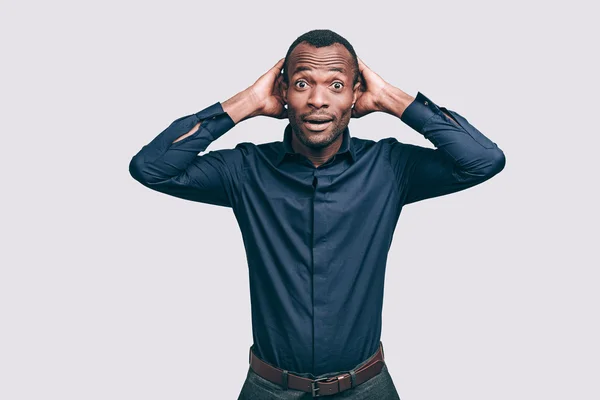 Hombre africano Sentirse sorprendido — Foto de Stock