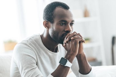 Birlikte elele ve düşünme adam