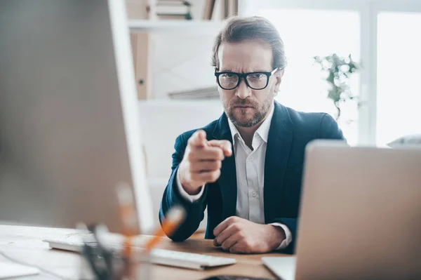 Man zijn vinger op je — Stockfoto