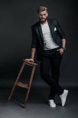 şık erkek takım elbise