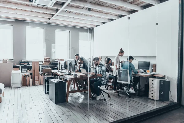 Equipe de negócios bem sucedida. — Fotografia de Stock