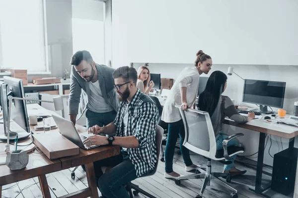 Confident colleagues working — Stock Photo, Image