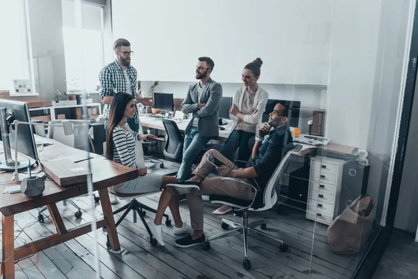 Gente de negocios en reunión — Foto de Stock