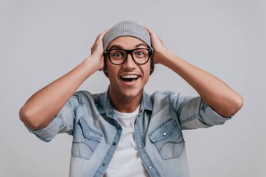 Şaşırdım genç adam. 