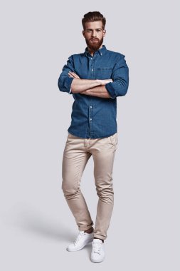 ciddi yakışıklı adam 