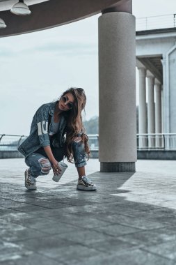 kot pantolon moda kadın