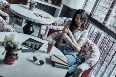 Çekici Genç Kadın