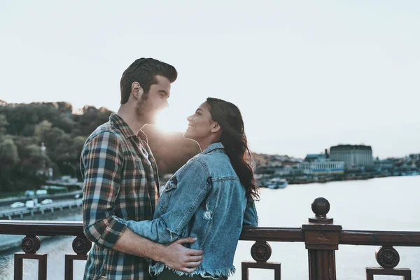 Beautiful young couple — Stock Photo, Image