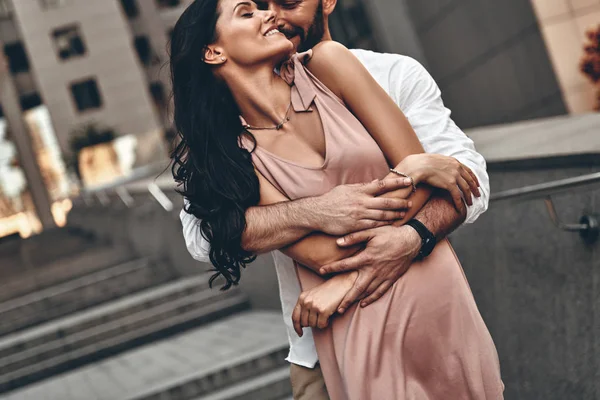 Beautiful couple in love hugging — Stock Photo, Image