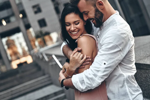 Beautiful couple in love embracing — Stock Photo, Image