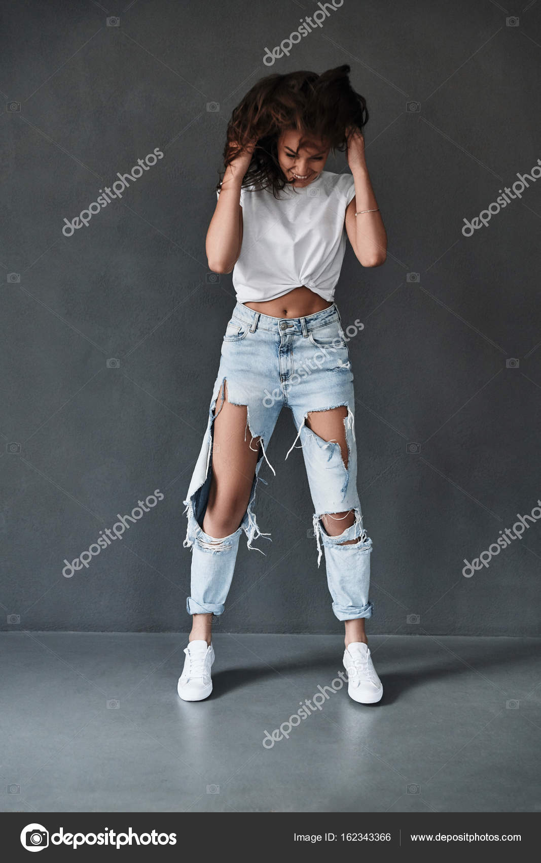 Pantalones rotos fotos de imágenes de Pantalones rotos sin | Depositphotos