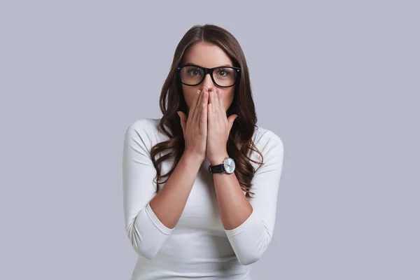 Surprised brunette woman — Stock Photo, Image