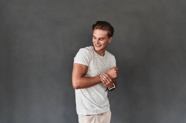 şık ve yakışıklı bir adam