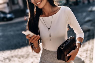 kadın tarama akıllı telefon