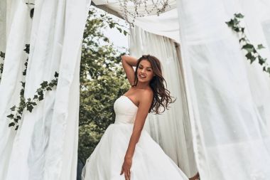 Şehvetli gelin gelinlik