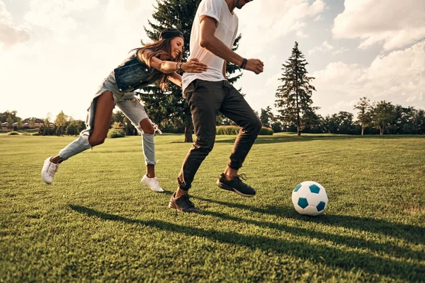 Beste vrienden, voetballen — Stockfoto