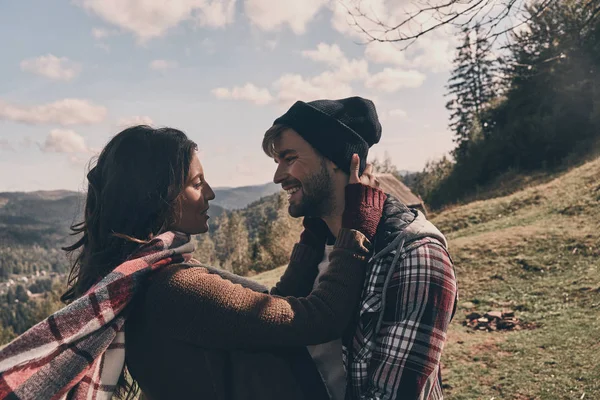 Couple in love embracing — Stock Photo, Image