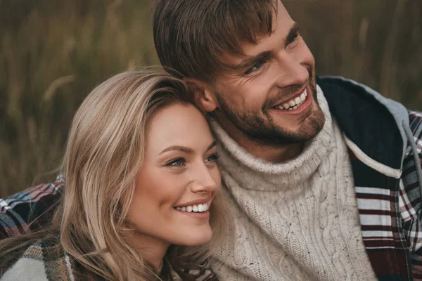 Retrato Hermosa Pareja Caucásica Enamorada Juntos —  Fotos de Stock