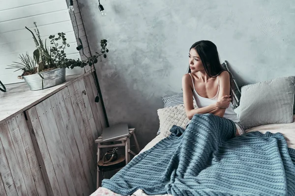 Brunette Young Woman Bed Looking Window — Stock Photo, Image