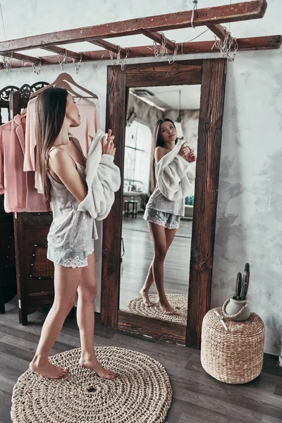 Full Length Attractive Young Woman Taking Blouse While Standing Front — Stock Photo, Image