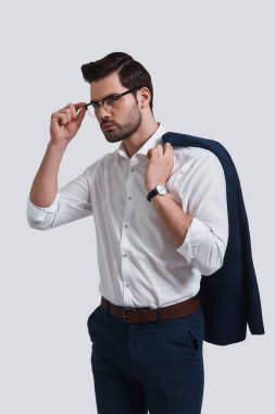 onun göz aşınma ayarlamak ve uzak duran Studio arıyorum genç ve başarılı bir adam 