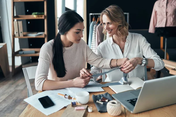 Fashion Designers Working Sketches Swatches While Sitting Workshop — Stock Photo, Image