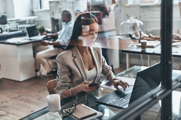 Ready Work Hard Top View Modern Young Woman Using Computer — Stock Photo, Image